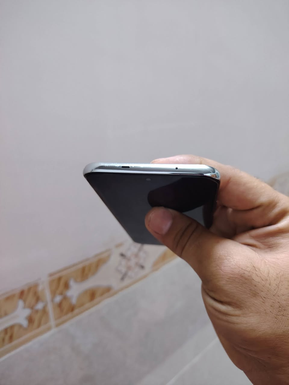 سبارك 40برو بلس 
جهاز وضع شركه جديد 100بل100
موصفات داخل الصوره يشحن لاسلكي 33واط 
وشحن 45واط باقي الموصفات داخل الصور 
بدون ملحقات السعر 250الف ومجال قليل 
يرهم مراوس بكامون 40عادي 
عنوان  القوسيات 
***********وتساب
