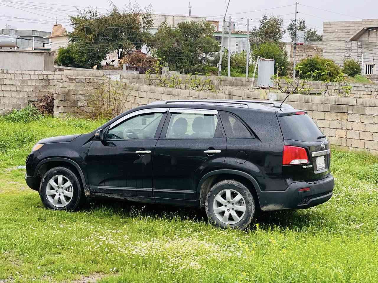 السلام عليكم
سورنتو 2011 امريكي 5 راكب
محرك 4 سلندر دوش
رقم صلاح الدين الماني سنويه غير نافذه
ضررها قطعه فقط بونيد 
السيارة جديدة وجاهزه
كير محرك صدر كهربائيات تايرات شرط
سعرها 130 وبيها مجال ترهم مراوس حسب القناعه
*********** اتصال + واتساب
مكان السيارة الشرقاط الخصم
