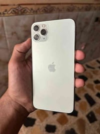 ايفون 11 برو ماكس ذاكره 256 بطاريه 75 جهاز نضيف كله شغل مبدل شاشه 3 خي...