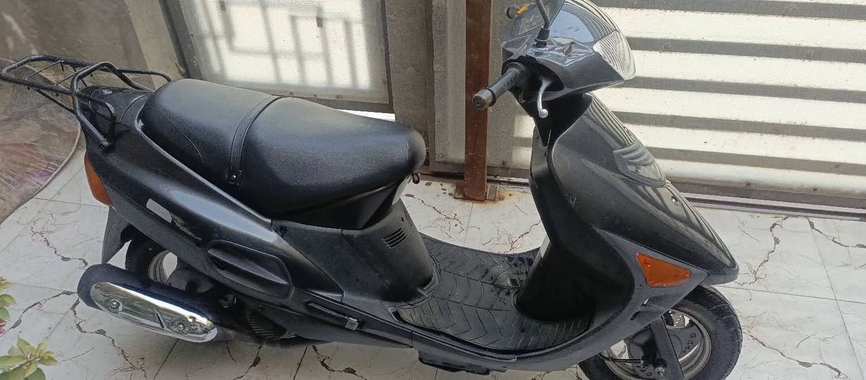 السلام عليكم دراجه سوزوكي (فكس تار ) مكينه 150 دراجه حلوه احلى من الصوره كهربائيات كله شغاله دراجه جديده ماشيه 9 تالاف السعر (950) وبيه مجال حگ الجيه 
***********
