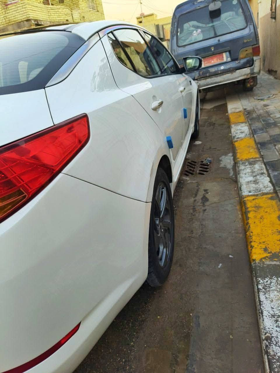 السلام عليكم
أوبتما موديل 2011 خليجي محرك 2400 المرغوب رقم كربلاء انكليزي... 
المواصفات ( مري شفط+ اشاير بالمري+ شاشة لمس+ كامرة خلفي+ بنوراما + تبريد قطعتين فووول عدا البصمة) 
مكفولة من الضربة والحادث والتبديل
 كير ومحرك وتبريد مكفولات 
بيه كم تكحيله وبارد اثر شخوط مثل ما موضح بالسونار المرفق
السيارة بأسمي مكاني بغداد 
السعر ١١٥ وبيه مجال حك الجية  
للاستفسار *********** بي واتساب
الشراي يتصل
بالعافية على الياخذه.....
