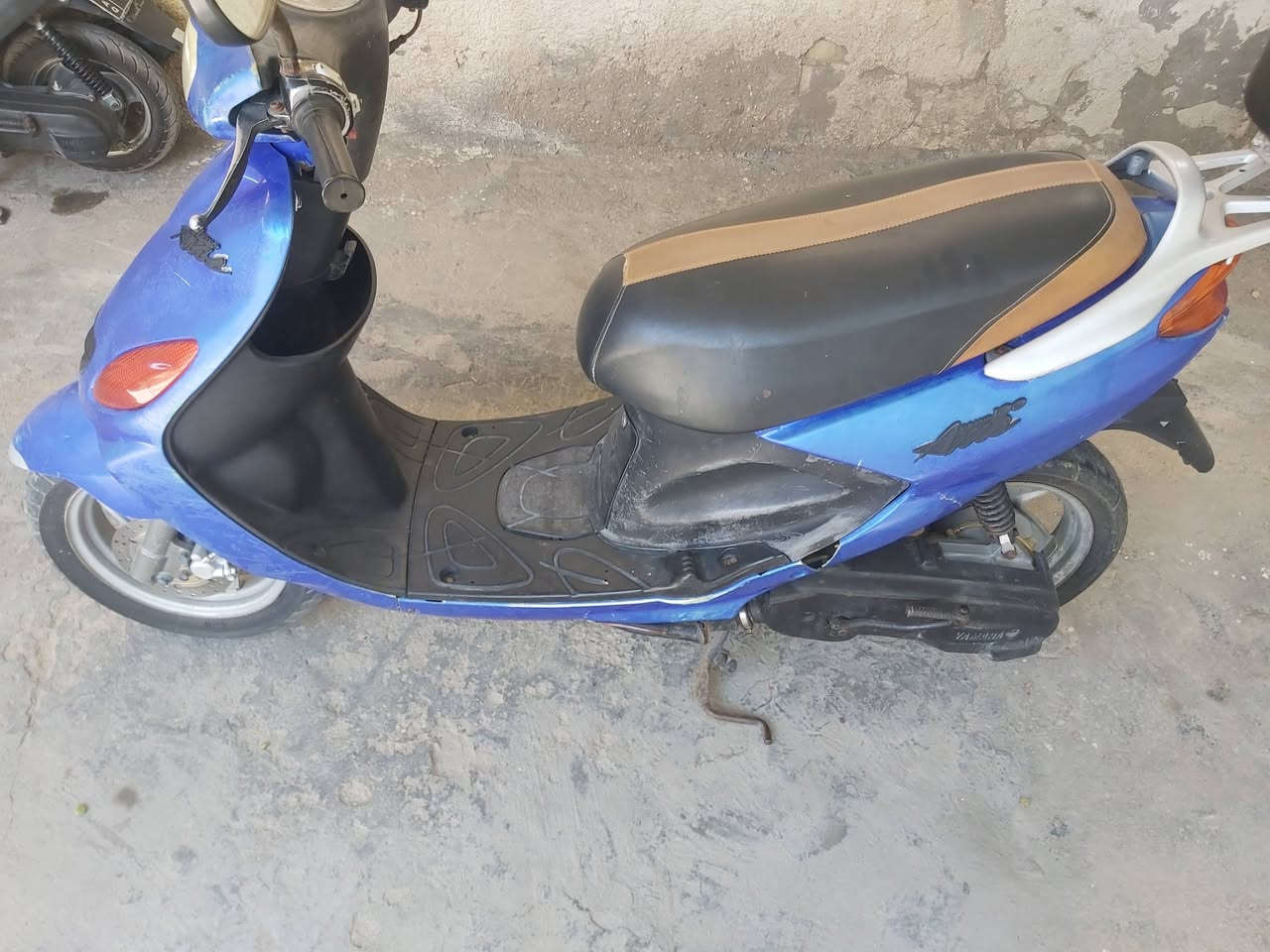 ...اكزز خبط ياباني للبيع، سعر 350،
مكان كربلاء. 
***********

