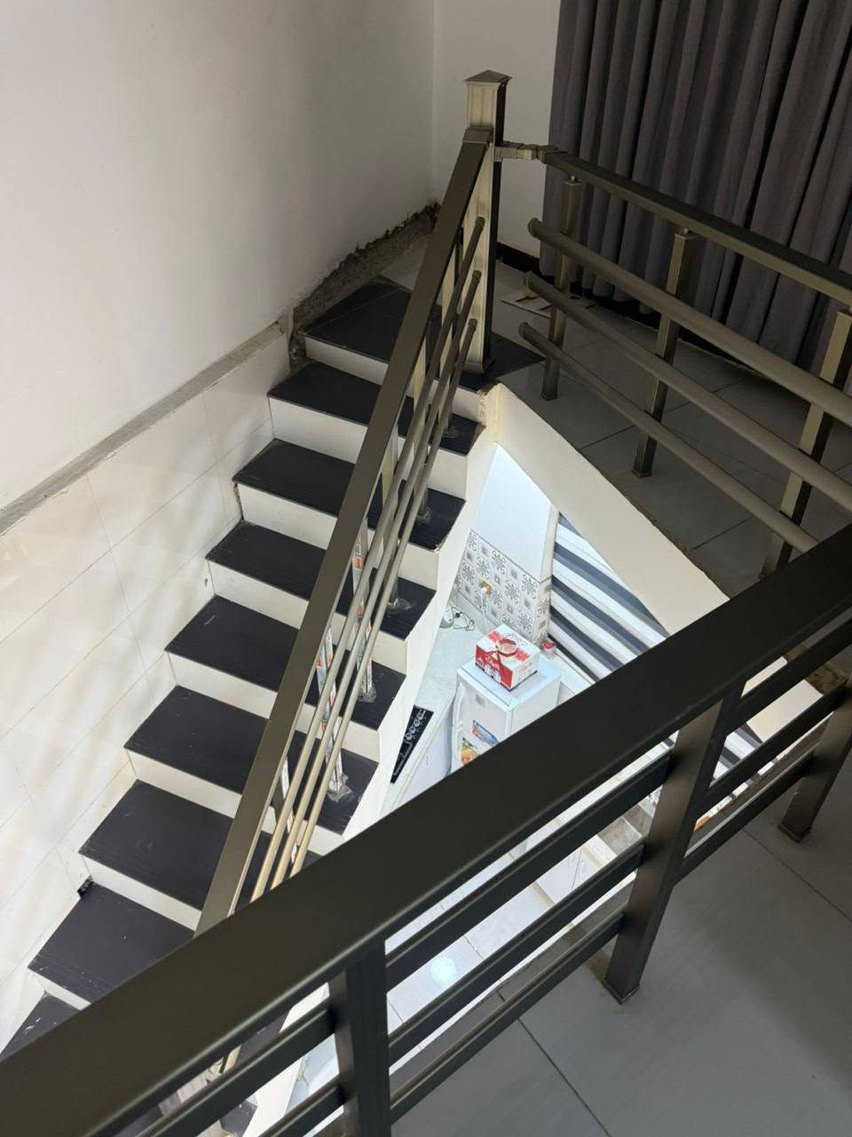 🏡 للبيع للبيع للبيع 🏡

دار طابو زراعي (سند 25)مستعجل ومتوازي وبسعر ممتاز

✅ بناء حديث ونظيف ومرتب✅ المساحة: 90م²✅ الواجهة: 11م✅ طابقان

يحتوي على:▪️ غرفتي نوم▪️ استقبال▪️ مطبخ▪️ مجمع صحيات

📍 العنوان: منطقة زوير قرب جسر بته

للاستفسار ومعرفة جميع التفاصيل:🏢 مكتب الكوثر للعقارات والمقاولات

📞 اتصال:*********** ➡️ 

📲 واتساب:*********** ➡️
