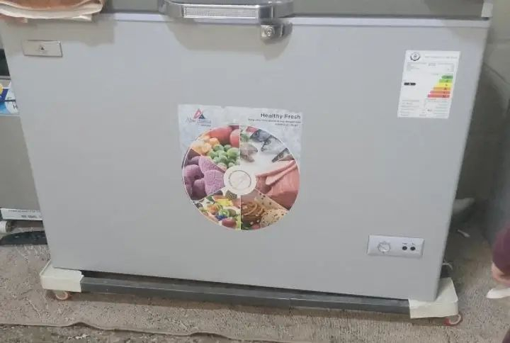 #للبيـــــــــــــــع 
طباخ ب،50
مجمده مستعمله شهر فقط 
ب500
العنوان حي الاركان


**إذا كنت صاحب هذا الإعلان وتريد حذفه لأي سبب، رجاءا أرسل رسالة إلى الدعم الفني**