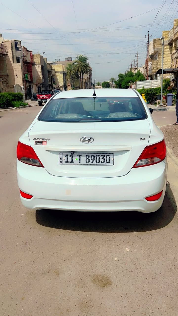 السلام عليكم للبيع اكسنت موديل 2017 محرك 1600 مكفول السيارة مكفولة ماعدا بارد كد شبر كيره atجديد من الشركة الهندسية ماشية 84كيلو  مكانه بغداد البنوك سعرها 118 وبيها مجال وسونارها موجود للتواصل ***********
