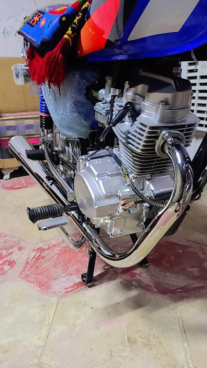 سلام عليكم دراجة للبيع نامه موديل 2026 صارله اقل (25)يوم من طالعه لون ازرق مميز الدراجه سبانه ما مطاخته بعده بالجيس قليل كلش اطلع بيه السعر 700 وبيه مجال قليل مكاني كربلاء امن الداخلي ***********
