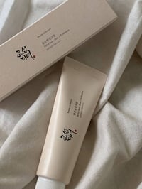 واقي شمس • كوري • قوام خفيف