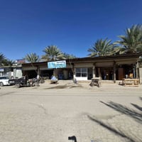 محل حلاقة • للايجار • شارع الكريعات