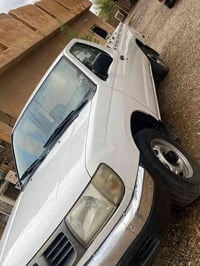 ڜللبيع نيسان بيك أب موديل ٢٠٠٢نضيفه السياره كير محرك سياره بدون صبغ ول...