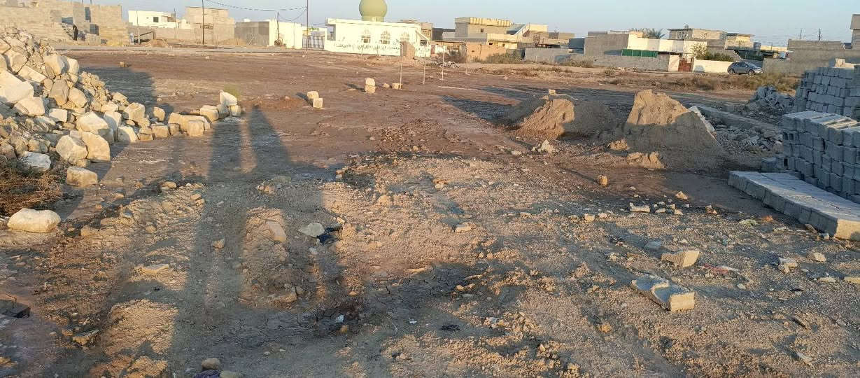 السلام عليكم 
قطعة  ارض زراعي للبيع قرار 117مساحة (300)م
 الموقع  قرب دائرة كهرباء التصنيع مقابل جامع قباء 
خدمات تبليط كهرباء وماء 
للاستفسار الاتصال عل رقم(***********)
