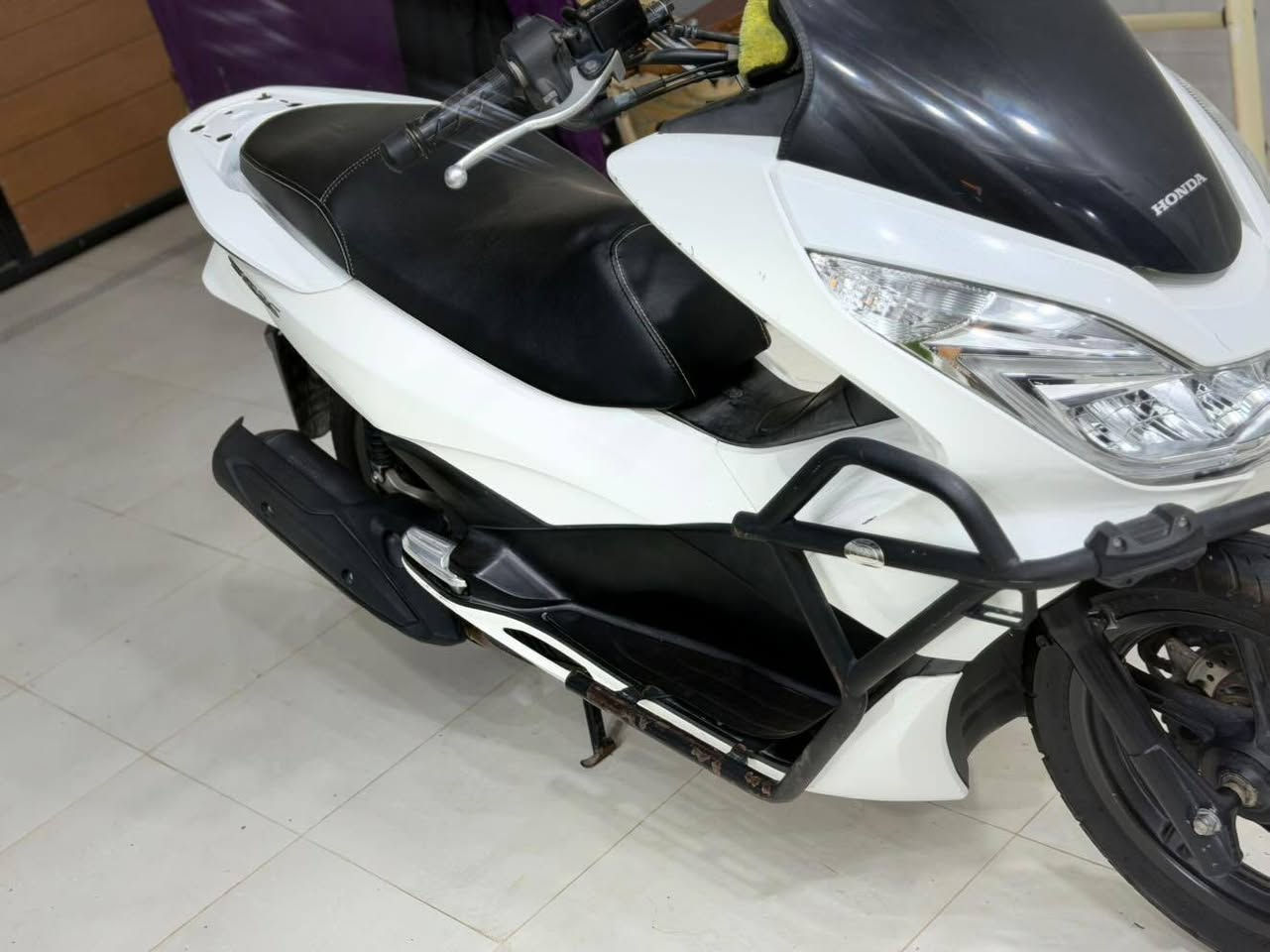 سلام عليكم
دراجه pcx جيل ثاني للبيع دراجه كفاله عامه من التأير لتاير كلجات محرك حساسات من كلشي درع وكاله تجوه كذالك دراجه جديده ماخذ من معرض بيت طارش دراجه مختمه من التأير لتاير كله هونداي كتلوكات اليابان 3 وياه ورقم الشاصي JF وين ما يعجبك وديه افتر العراق كله الدراجه مال جناي بانزين محسن والدهن موتل الممشى 35 الف مكاني واسط قضاء الحي السعر خاص رقم *********** والمايشتري لا يتعبني تحياتي لجميع
