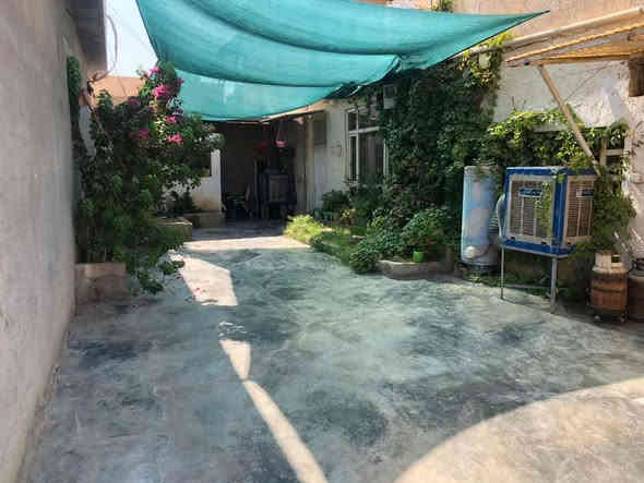 بيع مستعجل 
دار للبيع مساحة 200 متر 
بناء نظيف 
الموقع شورجة 
قرب جامع مصطفى
سعر فقط ٢٥ مليون 
***********
***********
