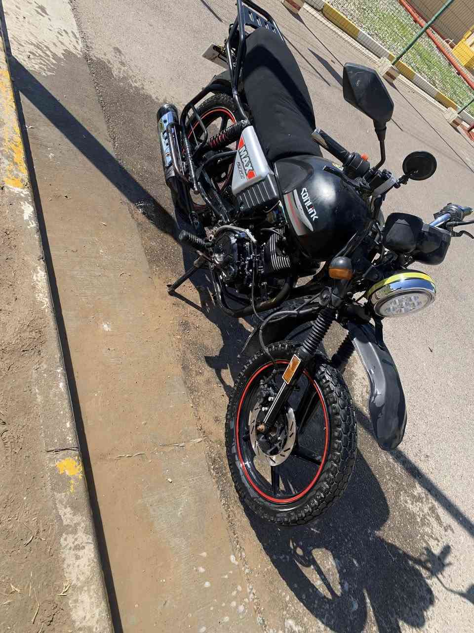 سلام عليكم دراجه دايوان موديل ٢٢ كير محرك كفاله دراجه نضيفه ما متعوبه ويها منفيز مالها ورق مال معرض الي منزلينها منه موجوده دراجه جاهزه مكان بغداد قرب مجمع بسمايه سعر 900 بيها مجال قليل صار عندي ضرف عرضتها بهاذا سعر هاذا مو سعرها اصلن  ***********
