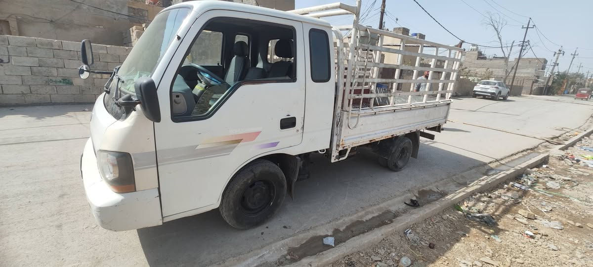 السلام عليكم
ام عيون موديل ٢٠٠٠ رقم ذي قار انكليزي 
سياره جاهزه دوشمه كهربائيات صدر 
رقم شاصي واضح هزه جديده تحويل ثاني يوم 
عنوان بغداد مدينه الصدر 
استفسار *********** سعر ٦٥
