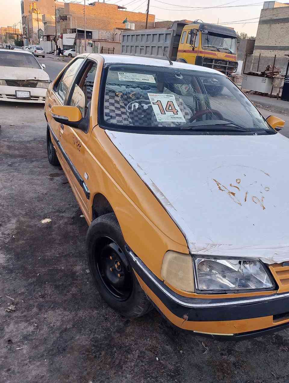يالله بيجو 405مكنة وكير وحدادية بجيس كهربايات شغالة تخم تاير كلة جديد سنوتهة الصلية راعهة بنجف بس ماواصلة سيارة مال تكسي على باب لله سعرهة 16وبهة مجال قليل مكانهة نجف حي ندا رقم ***********
