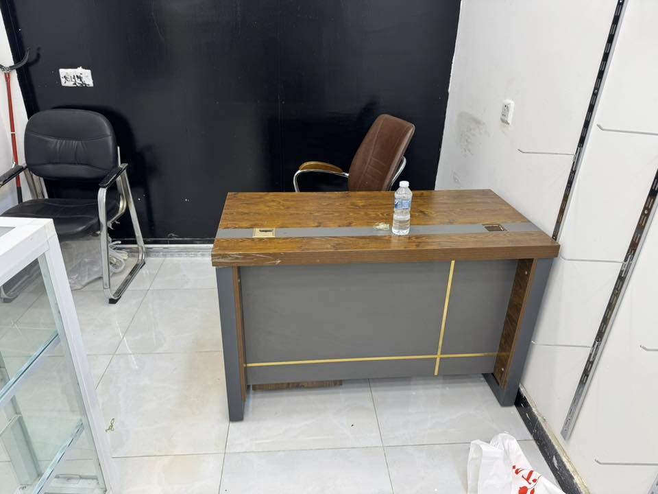 السلام عليكم سجج مع هوك عدل وهوك غرز   السجة ب3000 الذراع العدل ب 500 ذراع خرز 1,250 الميز ويا كراسي اثنين سعرهن 130الف الاستفسار ***********
