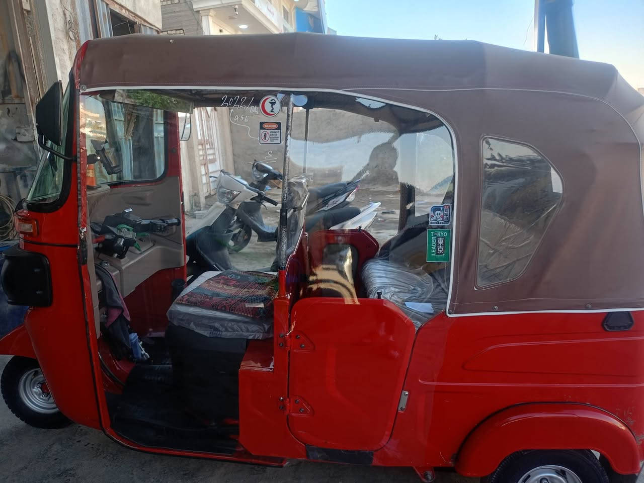 سلام عليكم ورحمة الله وبركاتة تكتك لبيع مديل 2022 جاهزه من كلشي محرك مكفول كشر مكفول جاهزه من كلشي كبل لشارع بيه بس ضربه جوه لبك لايت صغيره ومصلحه السعر 9 وبيه مجال لطيبين تعال شوفه وبيك خير وتدلل المكان كربله قرب مستشفى تركي هاذا رقمي بدون واتساب ***********
