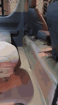 السلام عليكم جنبي 2014 لبيع سياره معمره دواير أو دوسات أو مرشوشه من جوه الجام لجماليه  بدون حادث مكينة اوكير خير من الله تبريد شغال السعر 105مكاني بابل ***********.  ***********او مراوس حسب القناعه فتون 14
