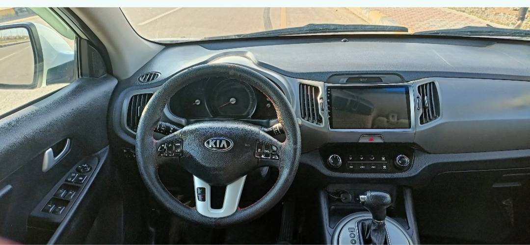 كيا سبورتج 2015 
🛑محرك 2000 دوش
🛑 كابون بانزين
🛑 السيارة باسمي رقم اربيل مسطرة
🛑حساسات خلفية
🛑 شاشة 
🛑 تحكمات ستيرين مع مثبت سرعة 
🛑 تبريد وتدفئة ممتاز
🛑 تحكم مراية كهربائي 
🛑 طخم امامي وخلفي مبدل جديد 
🛑اطارات جديدة
🛑باتري جديد
🛑 5 ويل كب
🛑 محرك بي صوت(چكچكة) ومبدل رواجز وباقي الصوت
🛑 ملاحظات السيارة موضحة بالسونار المرفق مع الصور
🛑السعر 152 مكاني الموصل الايسر
🛑 ***********
