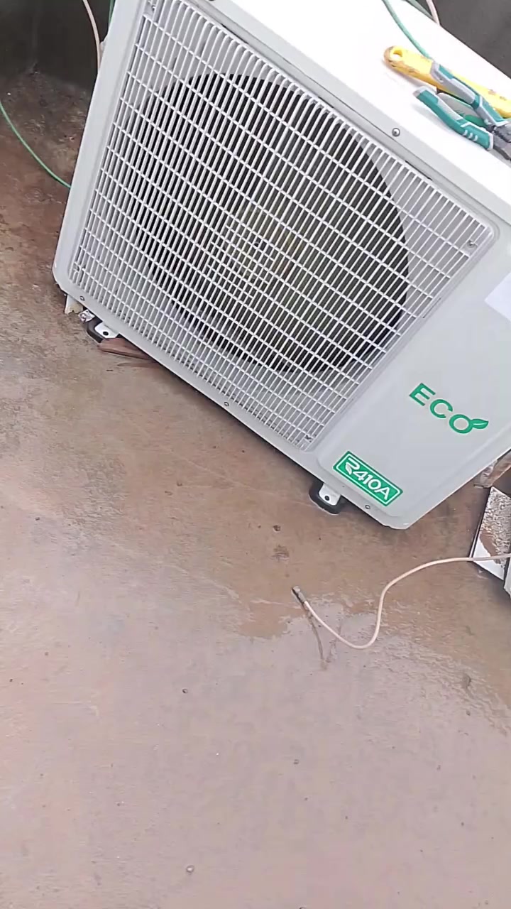 سبلیت توسوت دووتەن(طنین) کامل کاملە ساردوگەرم غاز 410 ECOماتوڕ بیلادیە کەم بەکارهاتووت لەهەولێرم *********** واتساب تەلەفۆن بۆ خاوەنی بکەن جوابی کۆمێنت نادەمەوە
