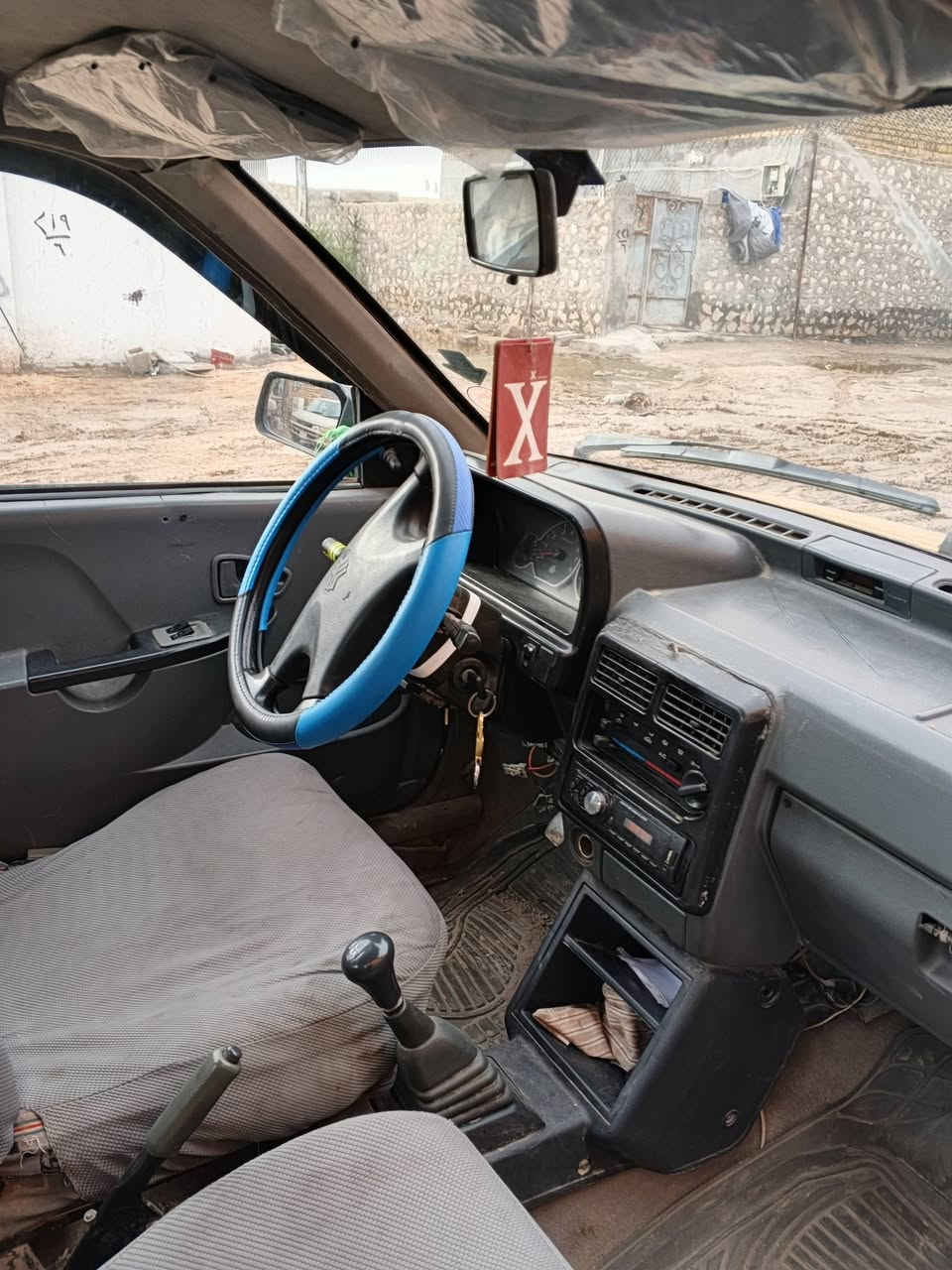 السلام عليكم سايبا2011 مكينه بحالها ممتازه وكيرهابس الرابع مرات يفلت سياره كهربائيات وحداديه وتخم تاير كله جديد شاصي معمر رقم بغداد اصولي مستمسكات راعيهه كله موجود بس ما متواصل ويا السعر 11 بيه مجال حك الجيه العنوان نجف شارع المدينه رقم الهاتف ***********
