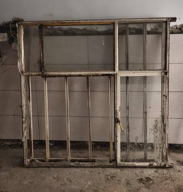 شباك مربع طوله متر وشوي والعرض هم حديد درجة اولى للبيع ب٣٠ مكان بلديات حي الضباط شارع المرمر والكاشي


**إذا كنت صاحب هذا الإعلان وتريد حذفه لأي سبب، رجاءا أرسل رسالة إلى الدعم الفني**