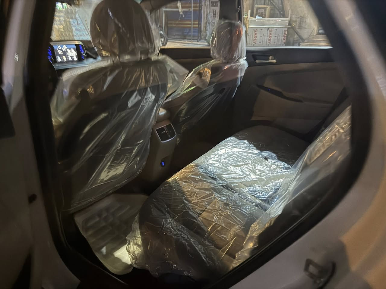 هونداي توكسان موديل 20رقم بغداد تحويل ثاني يوم فول موصفات واحد عل واحد سايد بريك بل رجل مكينه وكير حداديه كله مكفوله  بيه بنيد وجاملغ صبغ ولغد صفحه يمنه تبديل نفس لون باقي كفاله ماشيه 93الف سياره جاهزه نقص بس دعاميه فقط سعره 150 ورقه بيه مجال الشراي مكاني بغداد اتصال 

‭0781 997 0321‬
