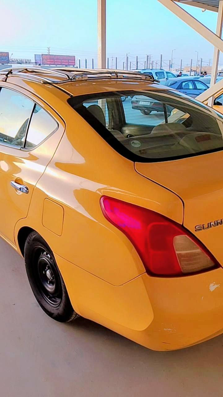 السلام عليكم
سني هندي للبيع موديل 2012 بليته زركه 

 سياره ضرره جاملغ الخلفي مال قبق بانزين سياره رقم جديد نكليزي و بسمي تحويل ثاني يوم مكاني كوت الزهراء 

السعر 77 وبيه مجال

رقم ***********
