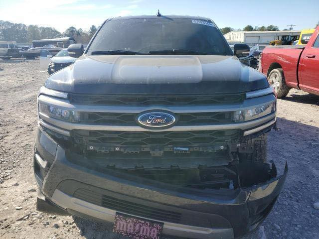 السلام عليكم فورت اكس بيدشن موديل 2023 السياره كير محرك مكفولات رقم أربيل تحويل مباشر  صور الحادث مرفوقه ماشيه 43الف استفسار *********** مكان السياره بغداد القادسيه السعر 29 وبها مجال
