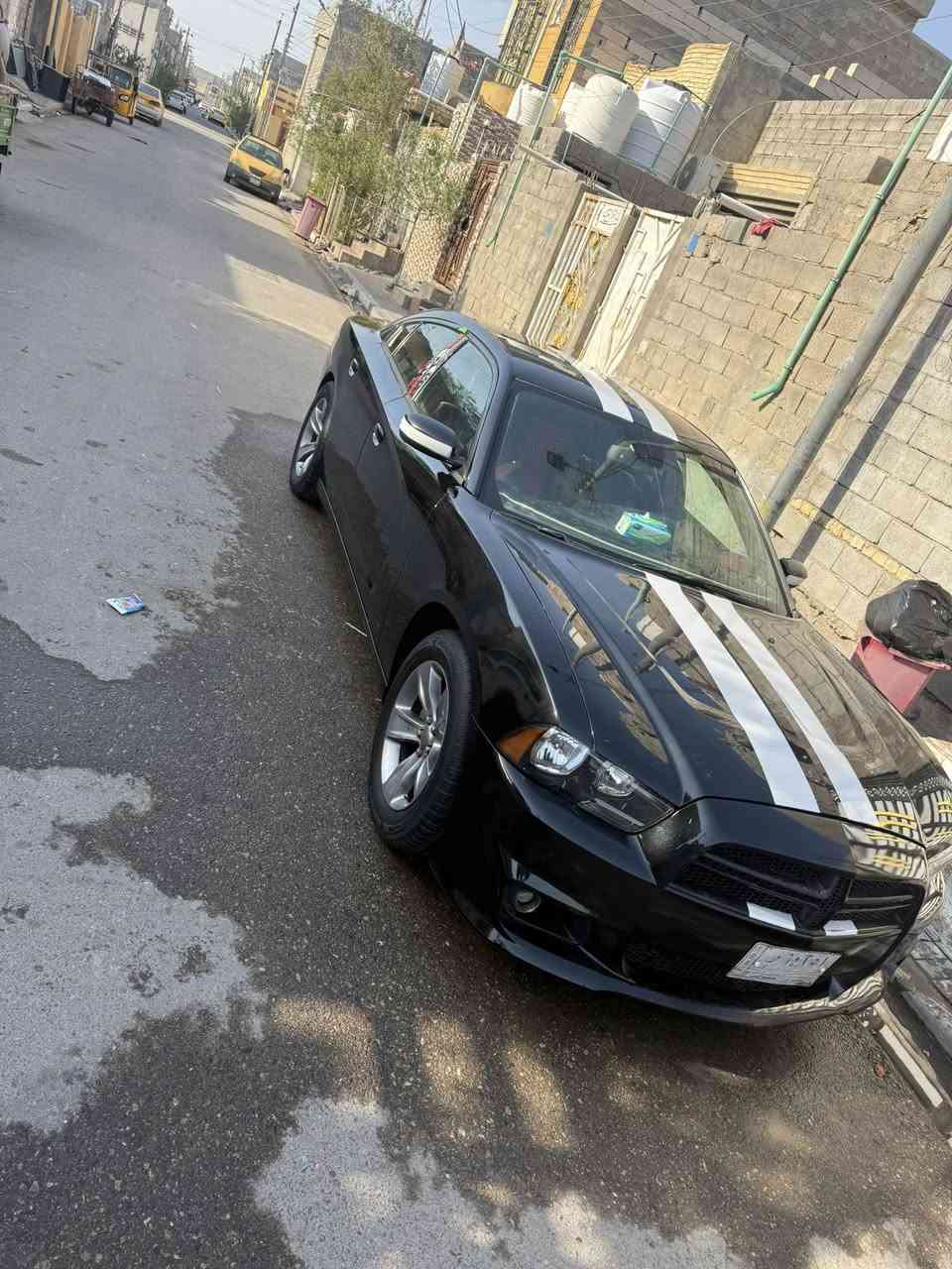 السلام عليكم جارجر 2013 اصل مكينه 3600حادث جاملغ و وبنيد وبيها مكانات صبغ ابيع حزام سياره جاهزه من كلشي سياره جديده معنه كلمه السعر 140وبيها مجال ترهم مراوس العنوان البصره رقم *********** بي واتساب
