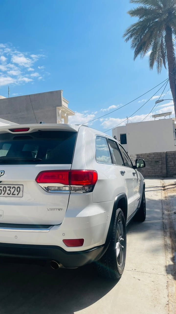 الموديل : 2017 .
المحرك : V6.  3.6L . 
العداد : 101 mil
مكفولة بدون قطرة صبغ بدون تعديل بدون تبديل فقط رصعه بالباب الخلفي وعلى وضعها 

مواصفات
بصمه تشغيل 
بصمه ابواب
تشغيل عن بعد 
اشاير المري
صندوق كهرباء
رادار جانبي وخلفي
زراك لايت امامي
توقف ذاتي 
كشنات جلد لون بيجي 
كشنات تدفئ تبريد 
كشنات كهربائي
كشنات خزن ميموري 
شاشه كبيره +كامره دواره
 فتحة قطعتين
ستيرن قفل عند الاطفاء تحكم جهتين
شفتات ستيرن +نضام سبورت +ايكو
ستيرن كهربائي
ستيرن تبريد وتدفئة
تبريد قطعتين 

رقم اربيل بأسمي تحويل نفس اليوم
سنوية جديده هزة وبراد جديده
كير ومحرك مكفولات

مكان السياره ( طوز خورماتو - كركوك )

السعر (235)

رقم الهاتف : ***********
