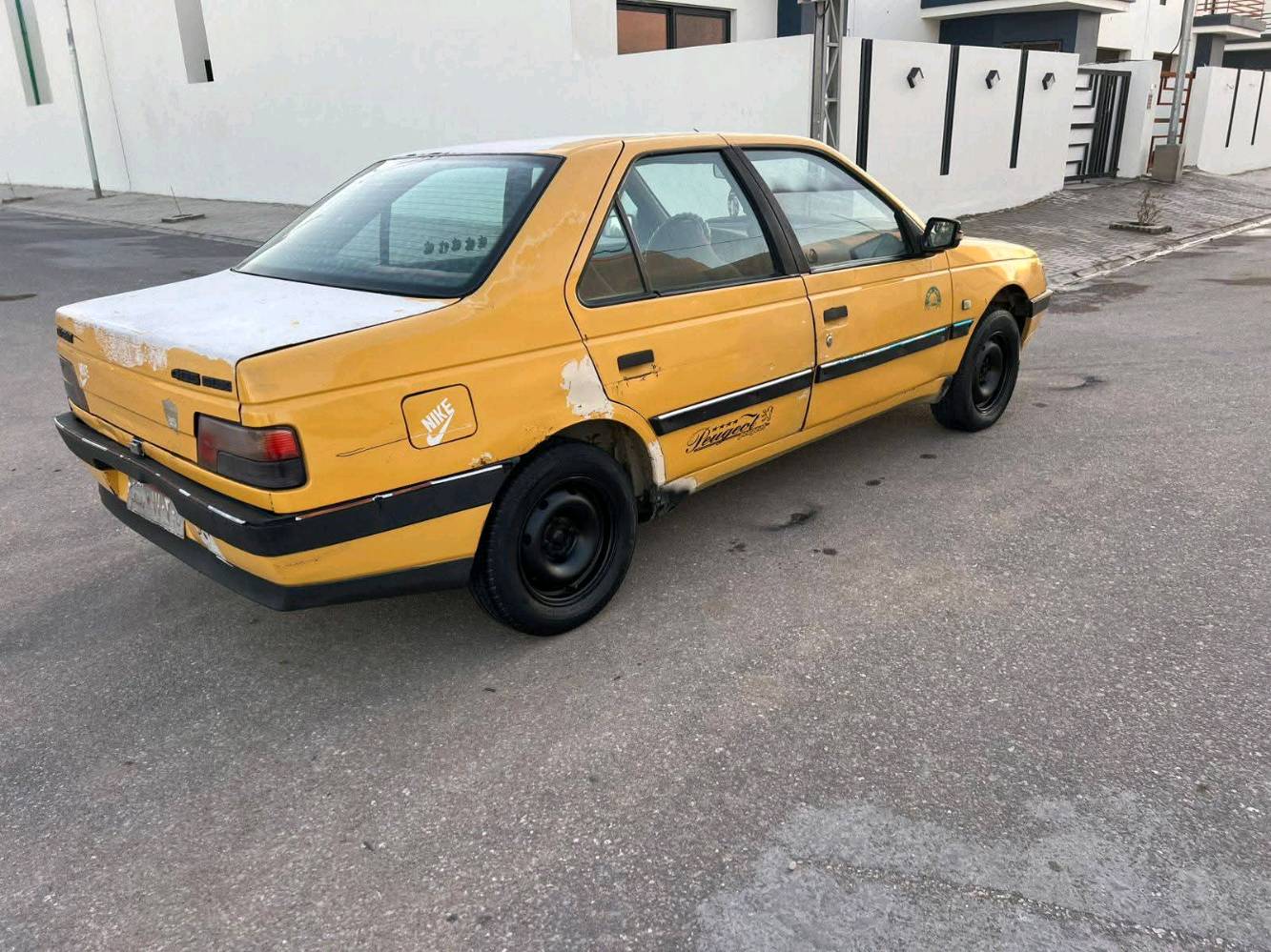 بيجو 405 للبيع جاهزه بدون راعي