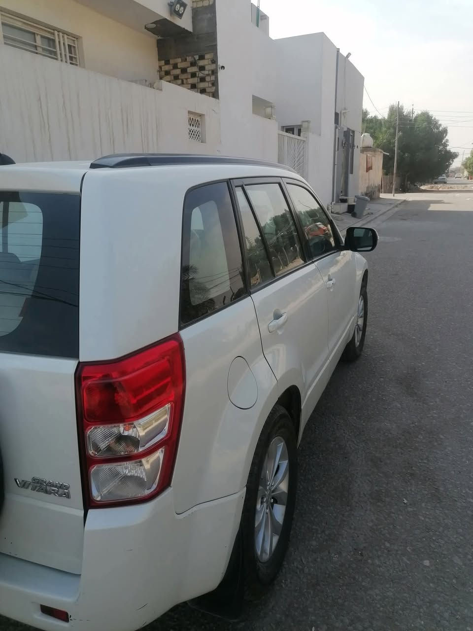 ساسوكي فيتاره للبيع ٢٠١٦ فور ويل بصمه مكفوله عدى بارد بالصوره ٤سلندر حجم ٢٤٠٠ ماشيه ١٦٥كم تخم تاير مكانه بالنجف الاشرف للبيع او مراوس سورنتوا ٢٠٢١ هايبرد لون ابيض فول الاتصال *********** السعر ١٢٠ ورقه
