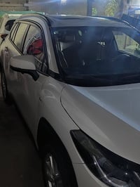 كورلا كروز هايبرد موديل ٢٠٢٤ بحاله الزيرو  مكينه 2000 جديده مكفوله كفا...