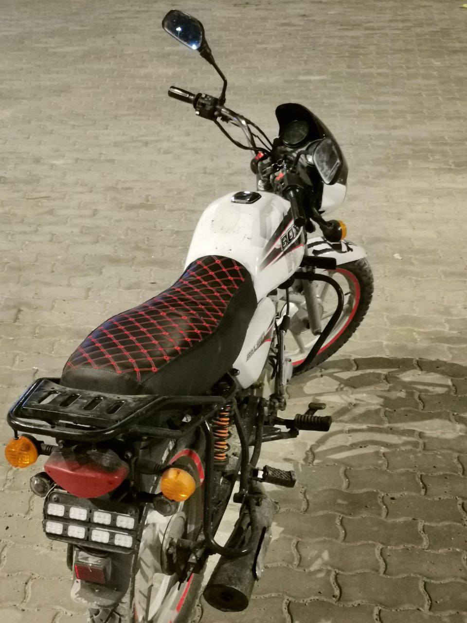 دراجه كامله مكمله ما بيها نقص عينه ولايت واشاير وبكلايت وسطاب لايتات اضافيات اناره عل جسد تايرات نضيفات هنا ويلاتهن دراجه كامله ما بيها نقص خالينها للبيت للمسواك مالت الحچي للبيع السعر 1100وبيها مجالل
متواجد واتساب ***********
