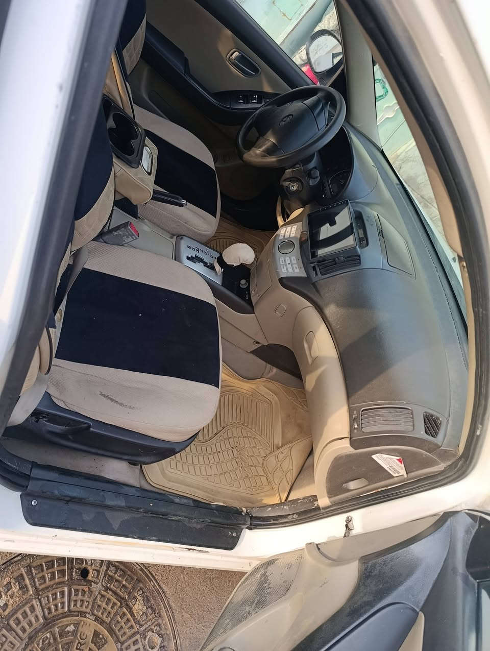 السلام عليكم سيارة النترا مقدس 2010
هزه جديدة شرط التحويل 
رقم دهوك مسطرة باسمي سنوي الى 30
مكينة 16 دگشن عالي بداية نفخ 
صبغ عام تيرات جدد
شاشة ايباد كبيرة تدفئة تبريد شرط 
موصل / ايسر بيع سريع ب80 وبيها مجال 
***********
***********
