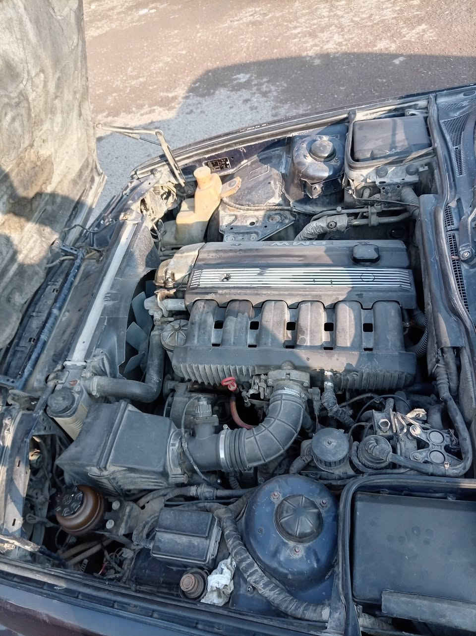 سلام عليكم ورحمة الله وبركاته
بيئم موديل 1990 سياره خير من الله كير مكينه
خير من الله مصبوغه جماليه تحويل مباشر
رقم صاحب السياره 
*********** واتساب موجود
السعر 62 ورقه وبيه مجال
