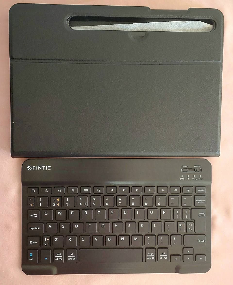 كيبورد .. كيبورد وحافظة تابلت

اذا عجبك شي حاول تتواصل معنا
توصيل جميع المحافظات
للطلب والاستفسار التواصل على الماسنجر 
او الواتس ***********
