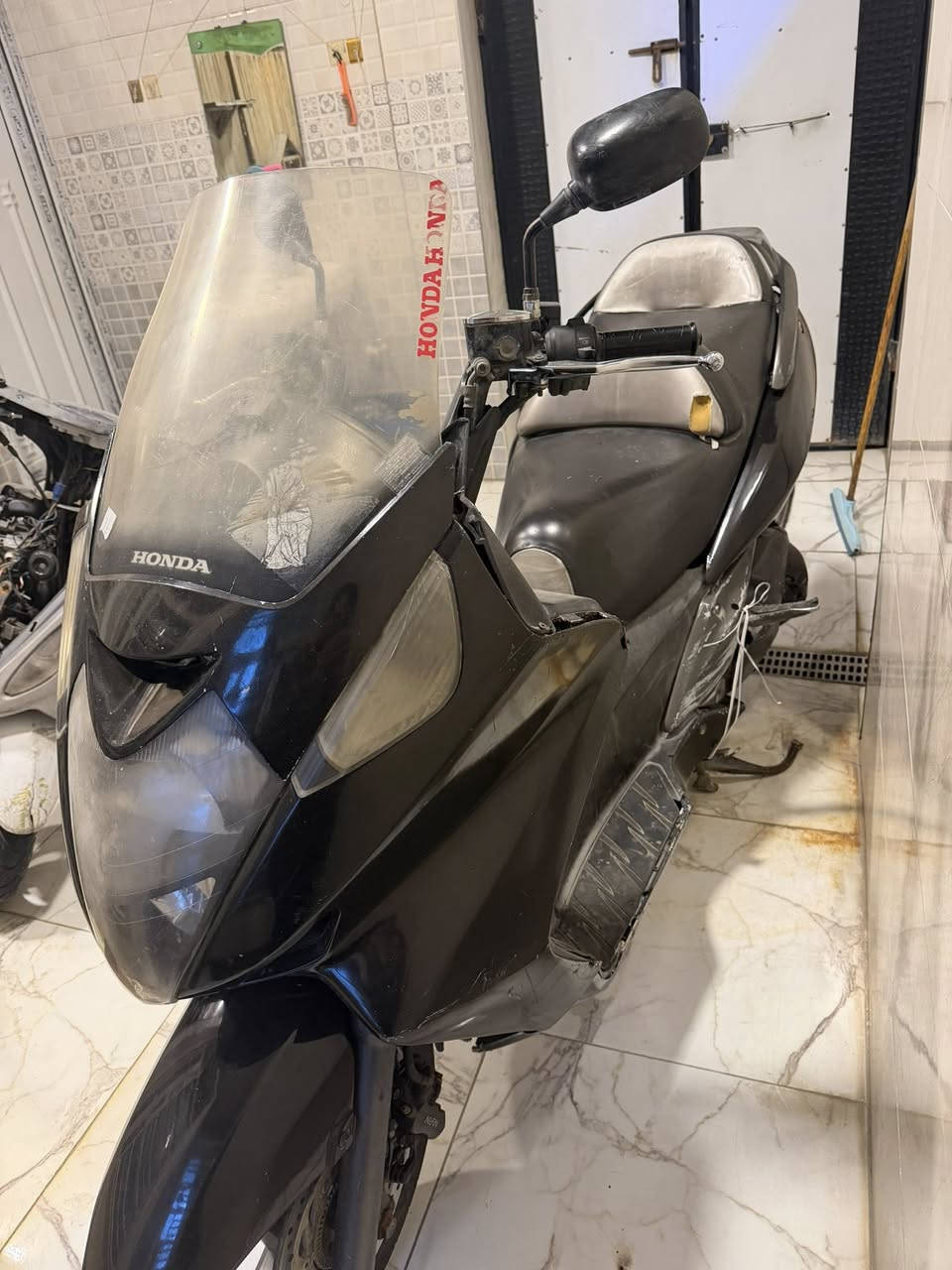 السلام عليكم سلفر ونج 400 دراجه شلعه ومعدل خير من الله مكينه فول ماناقصه شي ومامفتوحه لاتنقيص لا تبخير كلجات فول UPS-GBSالكهربائيات شغاله ماعدى لايت العالي اعتقد الكلوب محترك بس لين جان يشتغل غسلته وطفه الدراجه البجم مالته ينرالدله ترتيب بس باقي الكفرات نضيفات عارضه ب1350 الف بيه مجال بسيط حك جيتك 
مكاني مدينه الصدر تدور كفرات الدراجه متفيدك تدور كراب خابرني وادلل 
اعيد النشر بسبب الوعود الكاذبه -وتخفيض السعر 
*********** خابر وادلل
