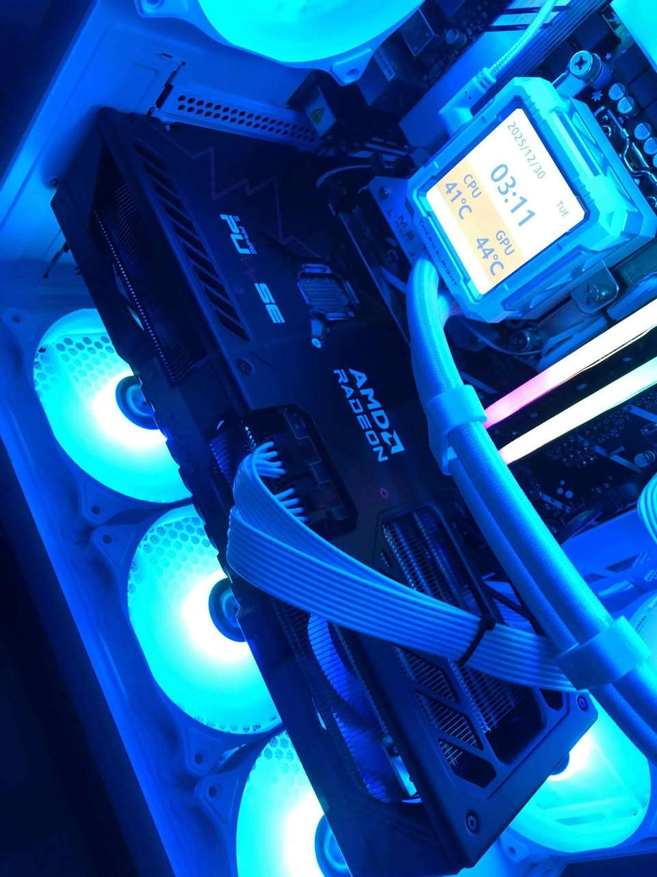 ✅❤️INTEL CORE i9-14900K TRY EDITION

1

✅❤️VGA RX 9070 XT 16GB SAPPHIRE PULSE 3FAN-

1

✅❤️RAM LEXAR 32G KIT (16X2)6800MHZ DDR5 RGB

1

✅❤️B760 ASUS PRIME PLUS DDR5 - NEW EDI✓

1

✅❤️PEGASUS NV970 - 2TB GEN 4 7400/S

1

THERMALRIGHT FROZEN WARFRAME PRO 360MM ✅❤️LIQUID COOLER WHITE TL-P12W-S

1

✅❤️PSU Thermalright TR-KG 850 850W, 80 Plus Gold FULLY MDLR-ATX3.1-WHITE

1

✅❤️MNTOB MN-3000WH TOKYO WHITE 7FAN ARGB

1

MSI MAG 275QPF X30 27INCH 2K 300HZ 0.5MS ✅❤️RAPID IPS HDMI 2.1

2

✅❤️THERMALRIGHT PC FAN KIT* 3 ARGB TL-M12QX3

1

للبيع تجميعه جديده فقط انشدت استخدام يوم واحد فقط 

للشراي فقط منشوري مكاني بغداد اي استفسار اتصل ع رقمي  ***********

السعر 3.900  .ثلاثة ملين وتسعميه
