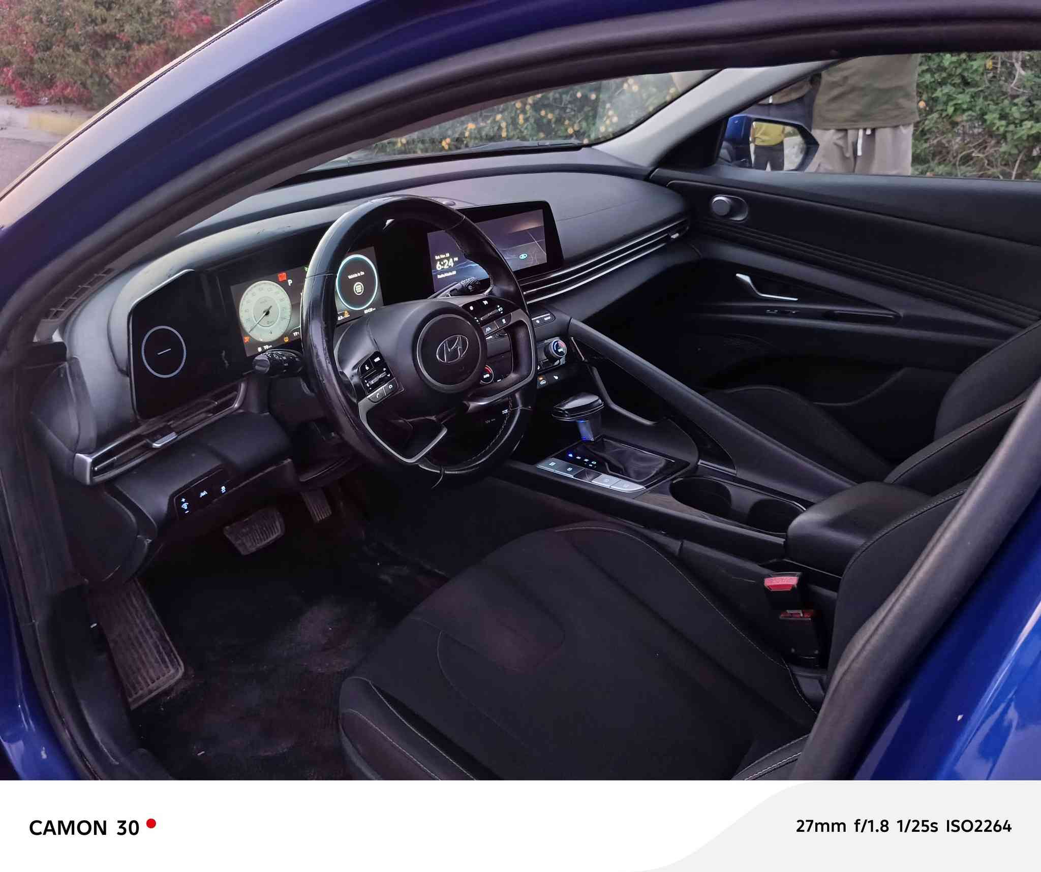 النترا 2023 
بدون رقم بعدها فحص مؤقت
#السعر:105 

مواصفات نص فول 
1-رادار امامي 
2-رادار جانبي 
3-كامرة خلفية
4-تحديد مسار
5-بصمة  
صور الحادث بالمنشور 

الموقع: بغداد جسر ديالى القديم
الموبايل:***********
