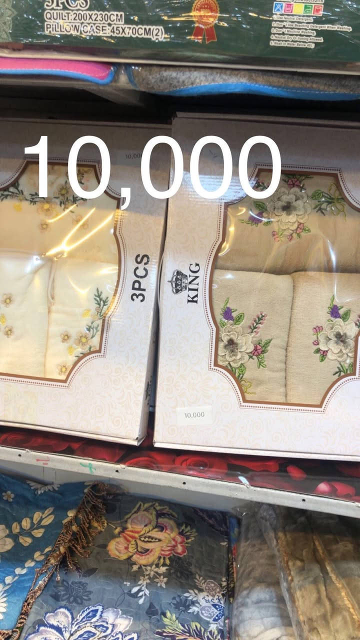 #مجمع_بيت_الاسرة_تم_وصول_بضاعه. 
#تخفيضات_ناااااااار 🔥🔥🔥.    
 
# تحطيم_بعالم_الأسعار 😍 ‏￼
العنوان -رمادي  -شارع عشرين فرع مقابيل  حلويات العيد رقم هاتف ***********  
الاسعار داخل كل صور يوجد خدمه توصيل
