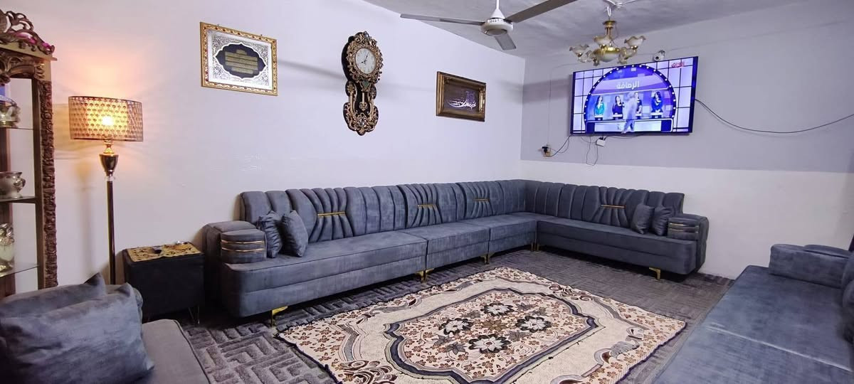 وجبه جديده من الديوانات القديفه 22مقعد 14متر  6كوشات ويا اسفنج مميز والخشب البلاويد الاسود لاتصال ***********وتساب واكو توصيل بكروه
