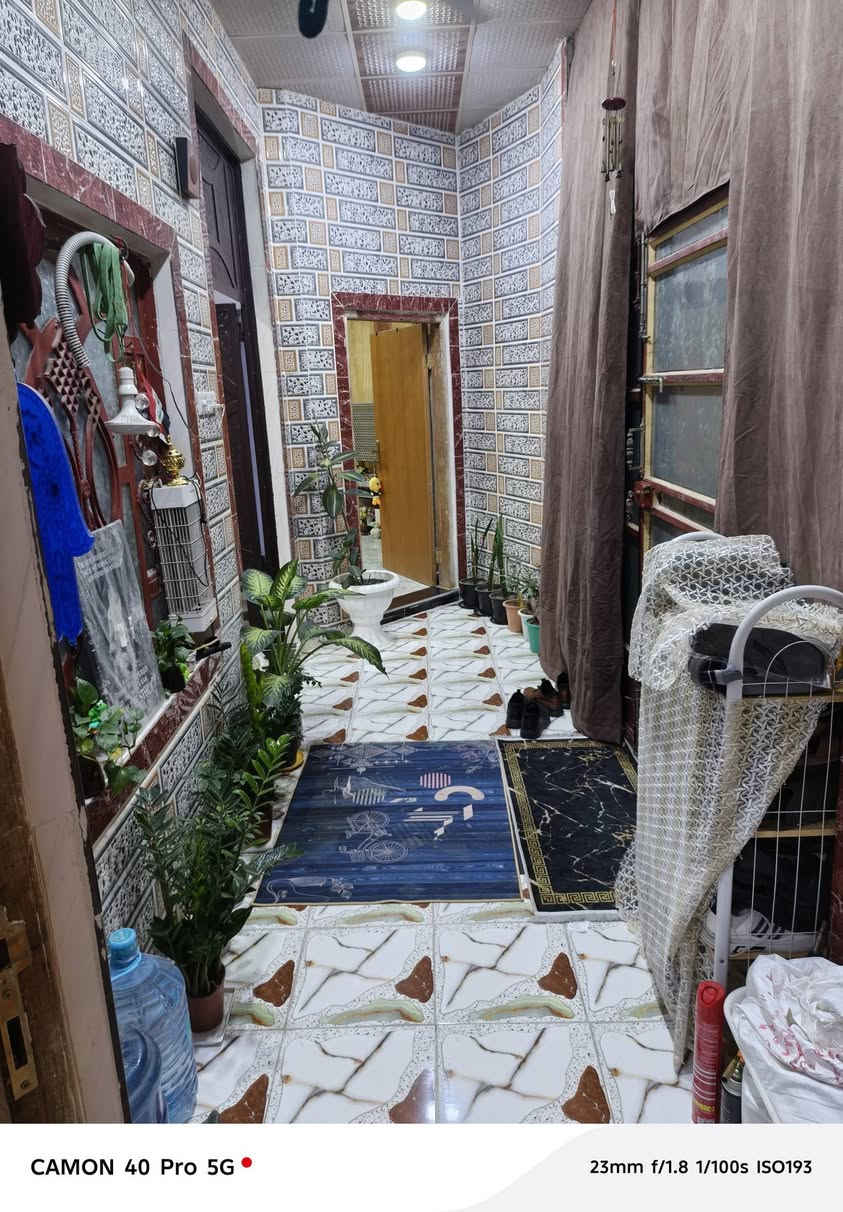 بيت للبيع المساحة ٢٥٠ م البناء ١٨٠م يحتوي على مطبخ  ٦×٤مع هول ٥×٤ مع دبوانية ٦×٤ مع موزع ١٠×٣ مع غرض عدد اثنان ٥×٤ البناؤ كونكريت بناء جديد مع قطعة ارض خلف البيت مساحة ٢٢٥ م. العنوان  كرمة علي حي الرسالة قرب جامع الامام الحسن المحتبى عليه السلام. للتواصل ***********
