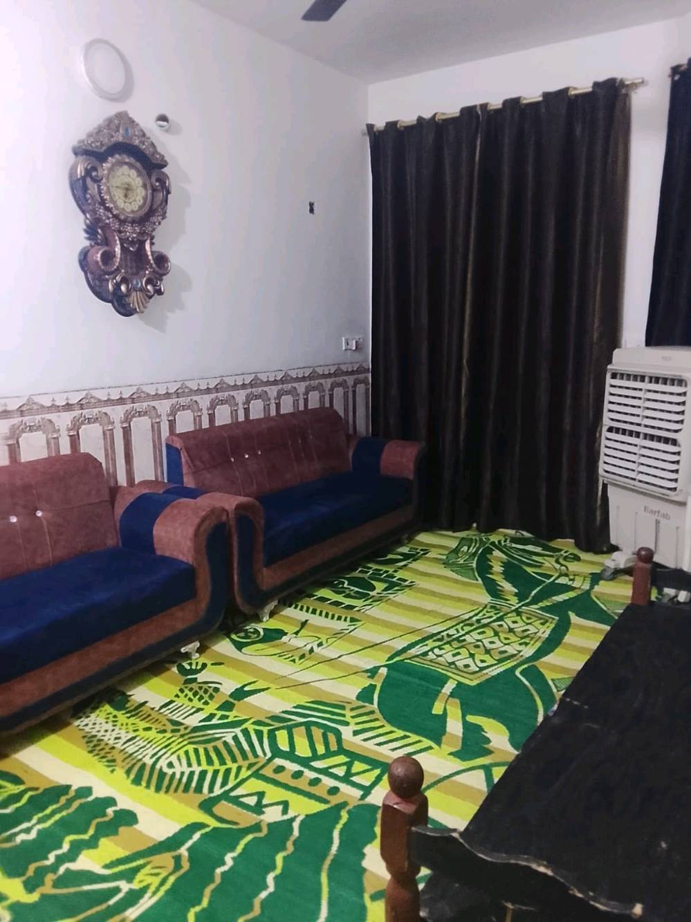 بيت للبيع طابو ملك صرف المساحة 100متر الواجهة 5 ونزال 20 يوجد 3 غرف نوم في حي الرئاسة شارع عشرين خلف سنتر المصطفى ***********