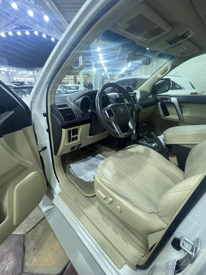 سلام عليكم تويوتا برادو موديل 2017 خليجيه وكاله ساز فئه TXL فول محرك 6 سلندر كراسي ثنين كهرباء شاشه وكامره لايت زنون لد صباحي زراك لايت رقمها بغداد رقم جديد بيها صبغ ركن الدعاميه الاماميه اثر شخوط السعر 365 (***********)
