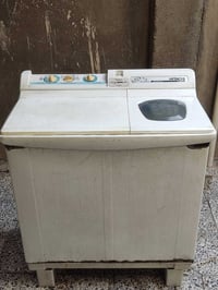 غساله هيتاشي للبيع شغاله السعر 90 بيها مجال 07811169356