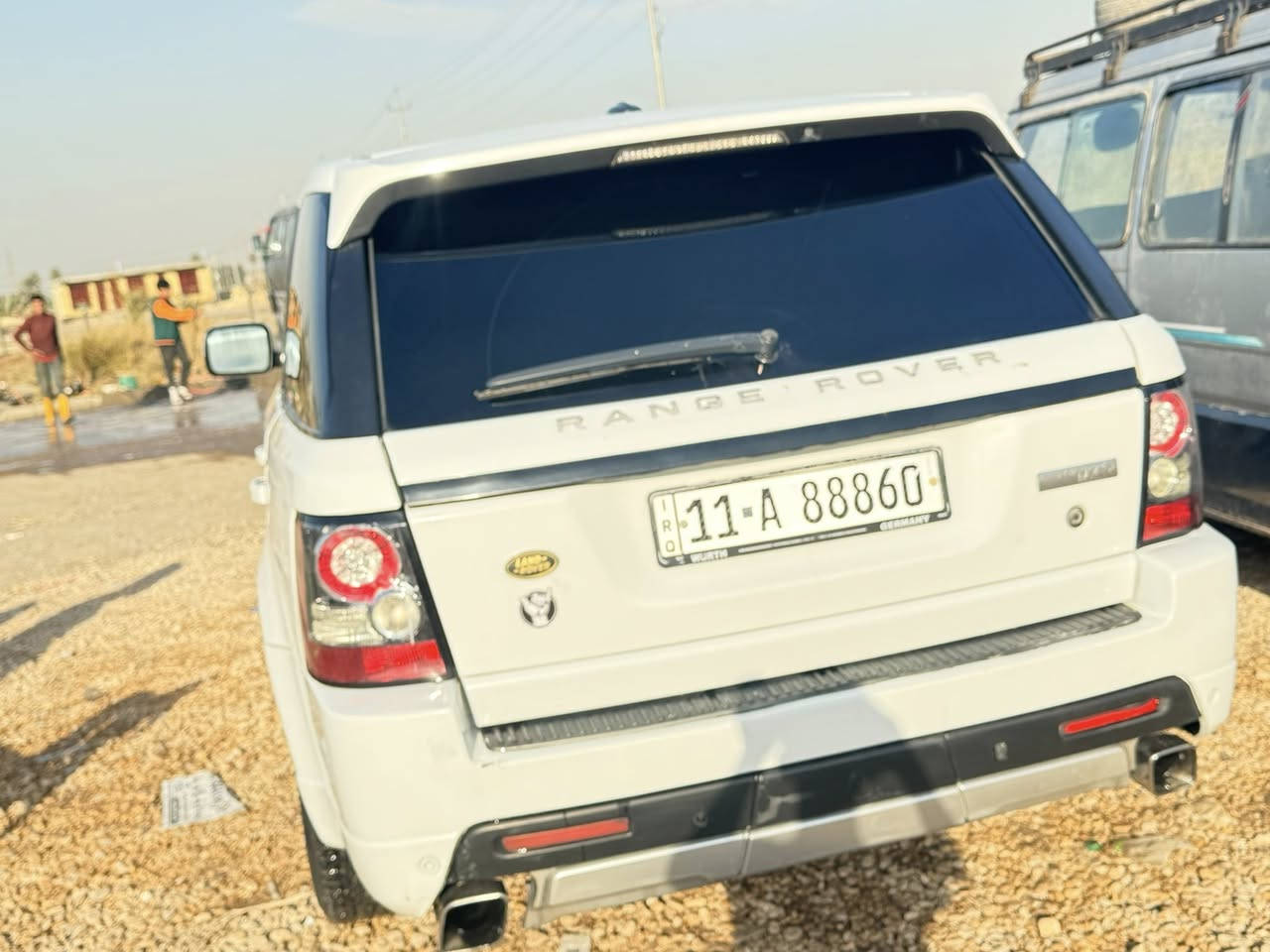 سلام عليكم رانج موديل 11 رقم بغداد مكانها حله مكينه 8. بدون سوبر المرغوب مكفوله عدا البنيد. مصبوغ بدون حادث. ولا بارد جوبلس نضاف سيارخه حيل نضيفه. احله من الصوره سعر 140 رقم المبايل ***********
