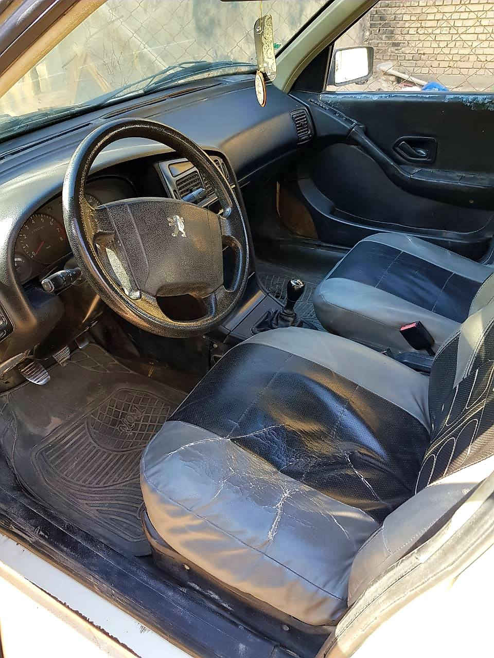 السلام عليكم
بيجو 405 مديل 2010 
كير ومكينة وتبريد رقم بابل انكليزي حدادية نظيفة سنوية نافذة 2030 مكان السيارة نجف قرب مطار النجف 35 ورقة وبيه مجال رقم الهاتف(***********)
