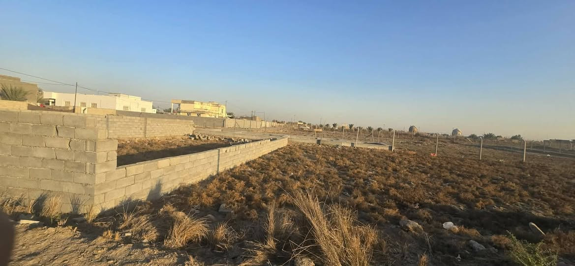 عرصه  للبيع ٢٠٠ متر ركن سند ٢٥ مرقمه ومشموله بالتطويب  بأسمي المكان  حي الجامعة نهاية شارع سوات السعر 30 وبيه مجال  للأستفسار[ [ *********** ] [***********]
